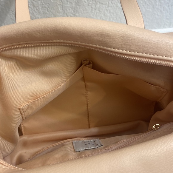 NWOT Pink satchel / Crossbody/ Shoulder bag with matching Sunglasses Case - Picture 7 of 11